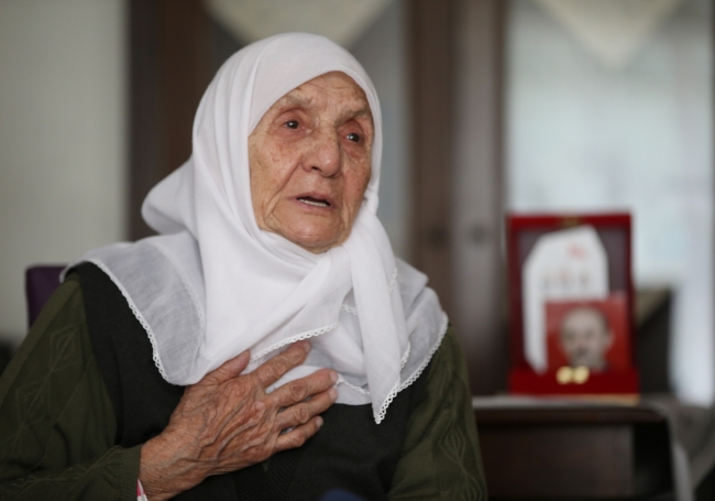 3 şehit annesi maaşını Milli Dayanışma Kampanyası'na bağışladı