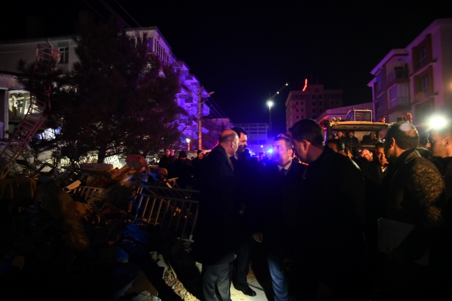 Bakanlar deprem bölgesinde