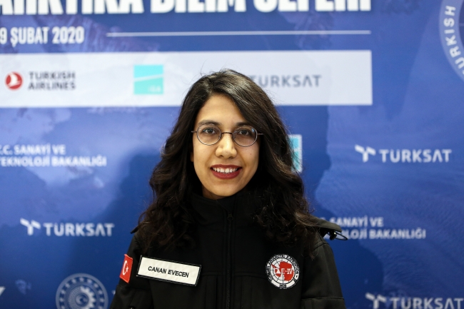 İngilizce Öğretmeni Canan Evecen Fotoğraf: AA