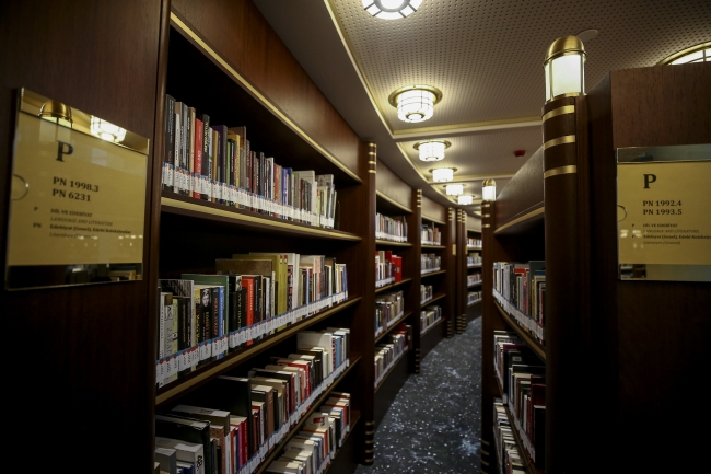 Türkiye'nin en büyük kütüphanesinde zamanda yolculuk