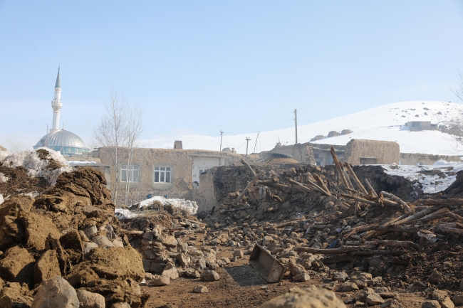 Van'da hasar tespit çalışmalarının yüzde 40'ı tamamlandı