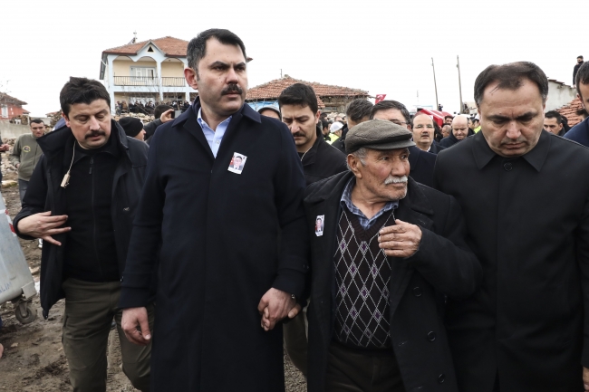 Bakan Kurum şehit babası ile yaşadığı duygusal anları anlattı