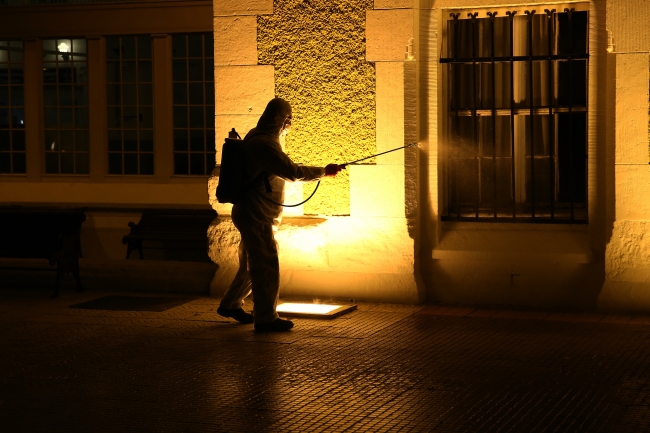 7 gün 24 saat vardiyalı olarak çalışmalarını yürüyorlar. Fotoğraf: AA