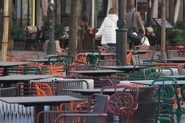 Hayatın durduğu Avrupa'da insanlar evlerine çekildi. Fotoğraf: AA