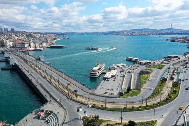 İstanbul'da toplu ulaşım yarıdan fazla azaldı
