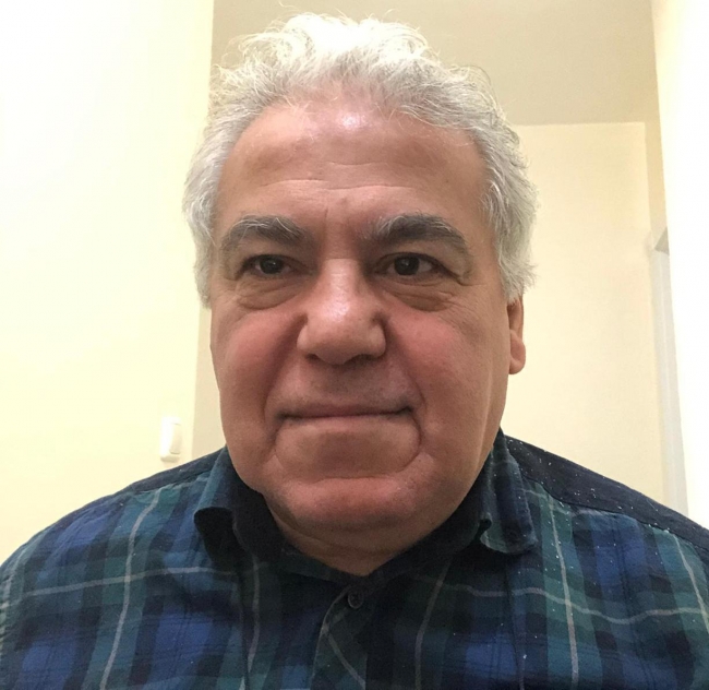 Şehit Kamil'in İstanbul'da yaşayan 61 yaşındaki yeğeni Yalçın Dilek | Fotoğraf: AA