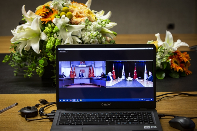 AK Parti, CHP ve MHP ile video konferans aracılığıyla bayramlaştı