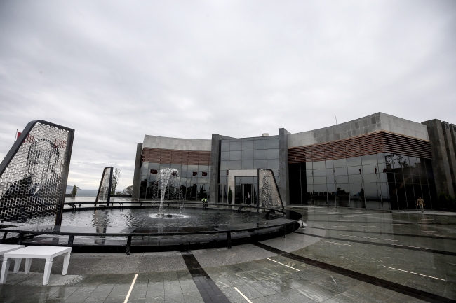 Demokrasi ve Özgürlükler Adası'nda geçmişe yolculuk