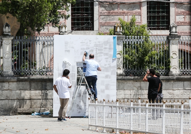 Ayasofya Camii önündeki bilet satış gişesinin yazıları söküldü