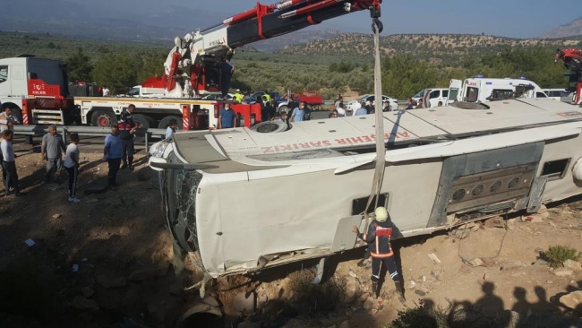 Mersin'de askerleri taşıyan otobüs kaza yaptı: 4 şehit