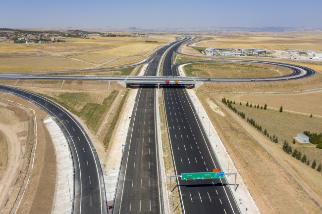 Türkiye'nin en akıllı otoyolu açıldı