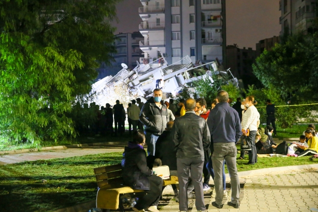 İzmir'deki depremde can kaybı 39'a yükseldi