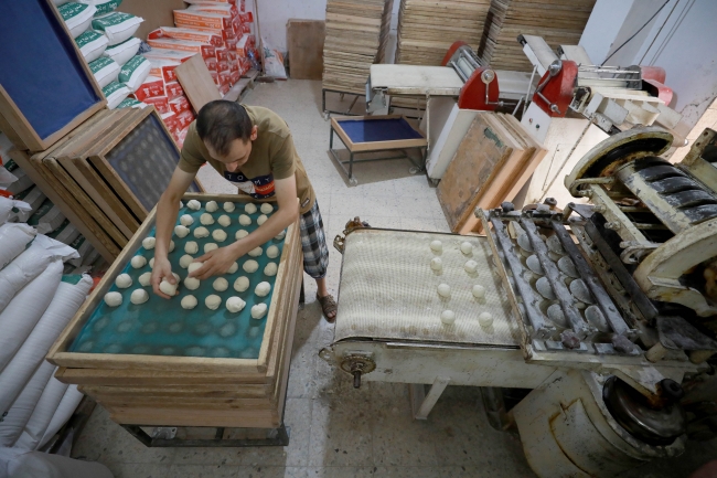 Filistin'de fırın işleten engelli kardeşler engel tanımıyor