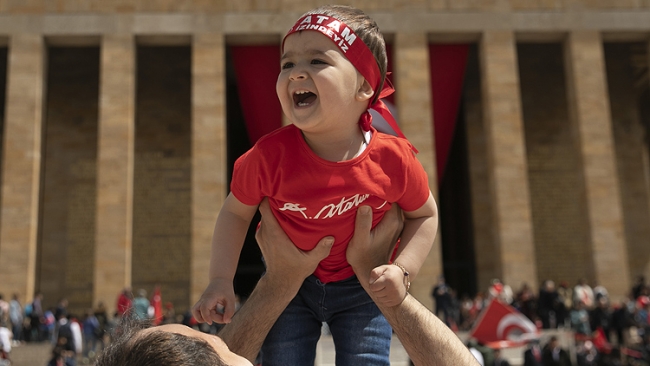 23 Nisan tüm yurtta coşkuyla kutlanıyor