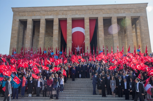 23 Nisan tüm yurtta coşkuyla kutlanıyor