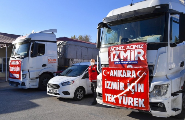 Ankara'dan depremzedelere 11 tır yardım malzemesi