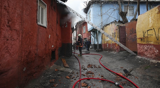 Ankara'da 6 gecekondu kül oldu