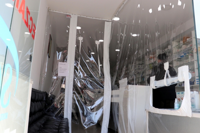 Eczacılardan koronavirüse brandalı önlem