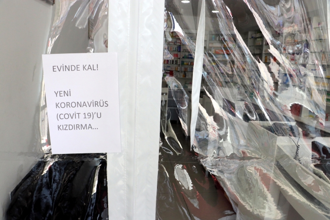 Eczacılardan koronavirüse brandalı önlem