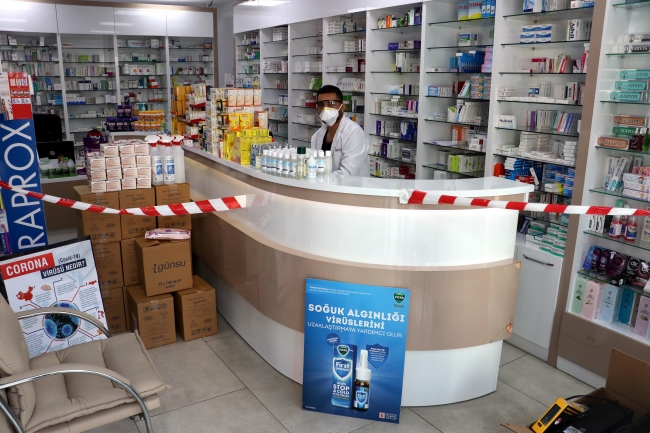 Eczacılardan koronavirüse brandalı önlem
