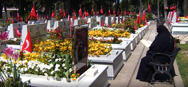 Kahramanları yetiştiren annelerin hüzün ve gurur günü