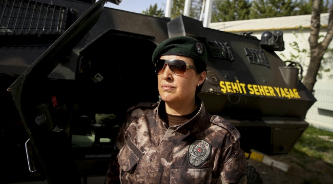 İki kutsal görevi bir arada yürütüyorlar