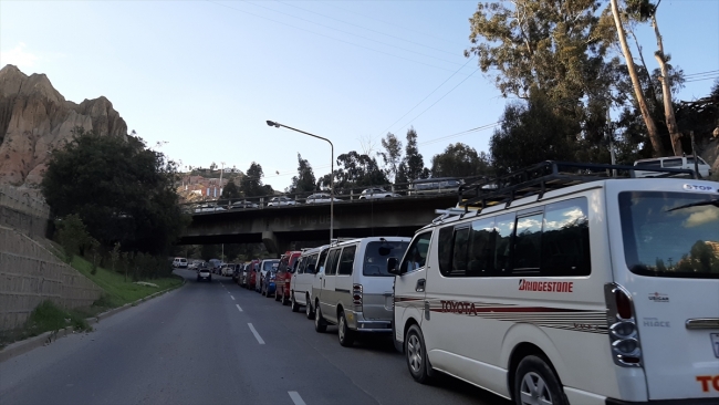 Bolivya'da gıda ve yakıt sıkıntısı