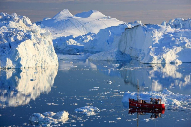 Bölgede eriyen milyonlarca metrekare buzul,Arktik'in küresel denklemdeki yerini de değiştirdi. 
