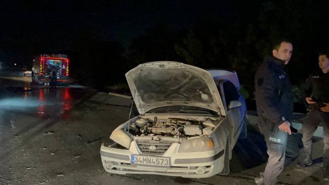 Arnavutköy'de 2 otomobil çarpıştı: 4 yaralı
