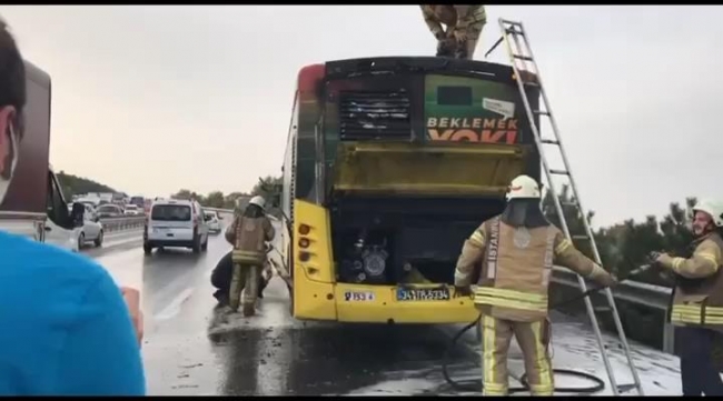 Arnavutköy'de İETT otobüsündeki yangın paniğe neden oldu