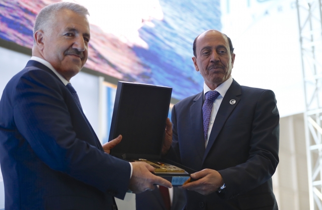 Katar sahilleri Türk gemilerine emanet