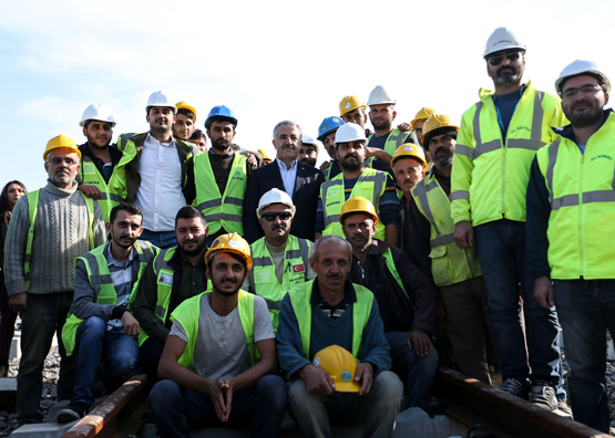 Bakan Arslan Gebze-Halkalı Banliyö Hattı'nda incelemelerde bulundu