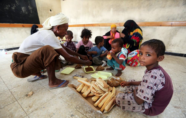 Yemen'de halk felaketlerle boğuşuyor