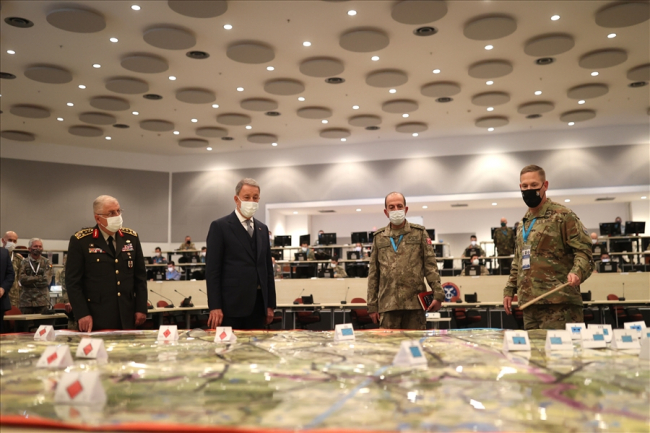 Bakan Akar: NATO'nun canlı ve etkin olduğuna inanıyoruz