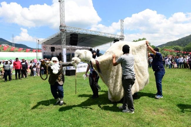 Ardahan'da "Aşıklar ve Türkü Şöleni"