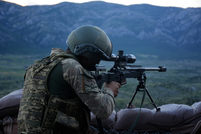 Mehmetçik'in mevzide zorlu ramazan nöbeti