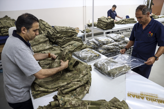 Mehmetçiğin kamuflajlı elbiselerinde 