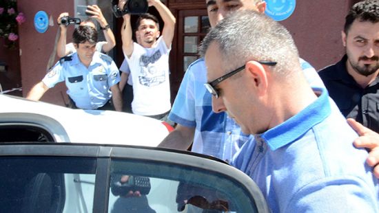 Darbeci komutanların gözaltısı sürüyor