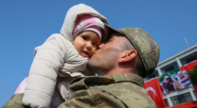 Eğitimini tamamlayan subay adayları yemin etti