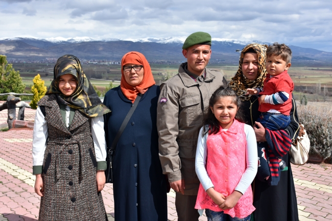 Askerlere '18 Mart' sürprizi