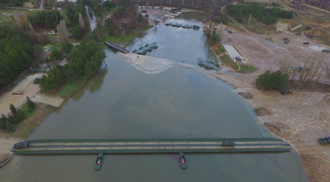 Mehmetçikten gerçeği aratmayan "Durgun Sulardan Geçiş" tatbikatı