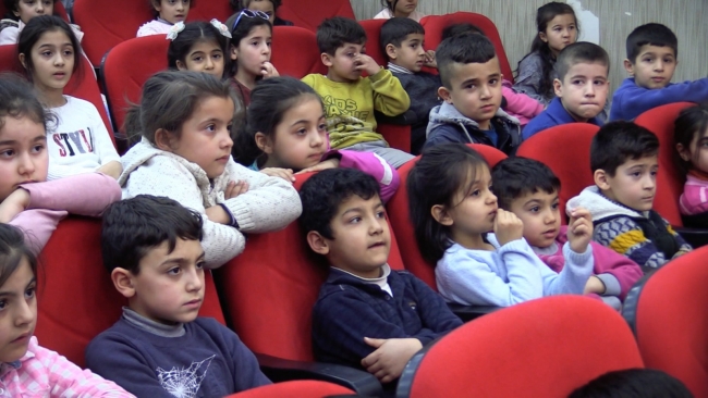 "Aslan" çizgi filminin kahramanları Cizre'de çocuklarla buluştu