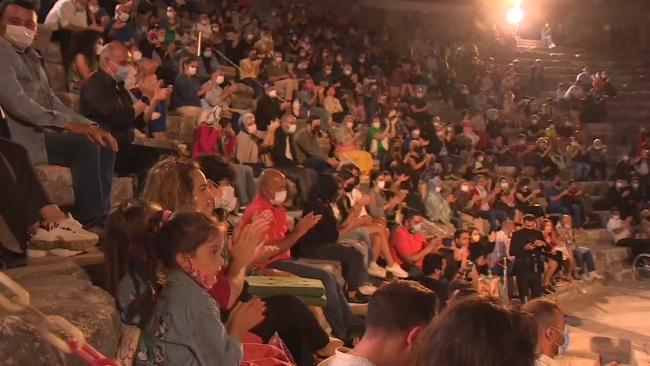 Aspendos Antik Kenti’nde ‘Bizim Yunus’ sahnelendi