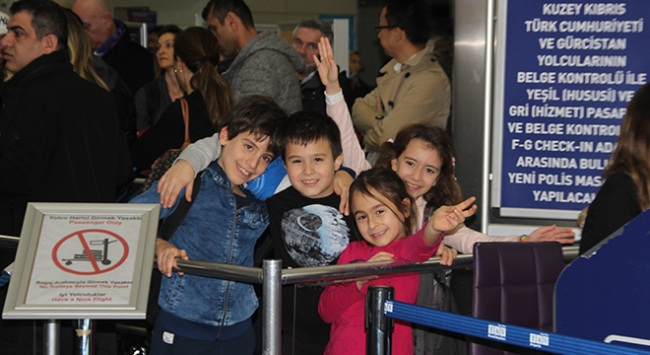 Yarıyıl tatili Atatürk Havalimanında yoğunluk yarattı