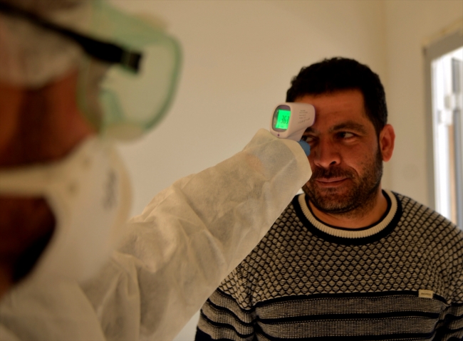 Sınır kapılarında alınan sıkı tedbirler titizlikle sürdürülüyor