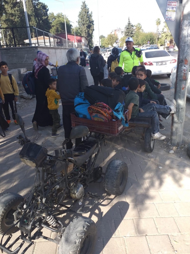 ATV ile öğrenci taşıyan sürücü yakalandı