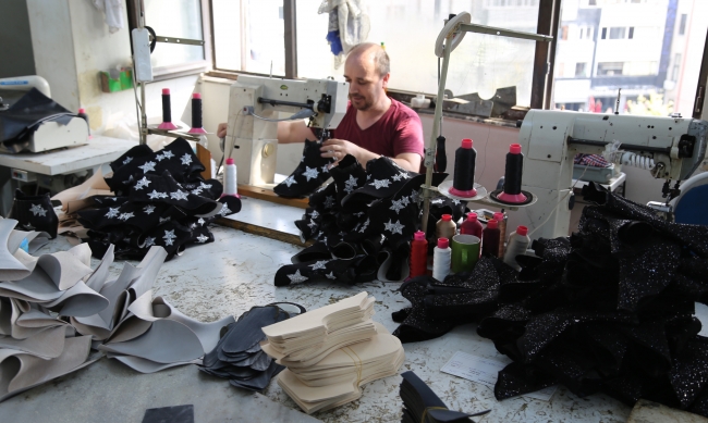 Ayakkabıcılarda bayram telaşı yaşanıyor