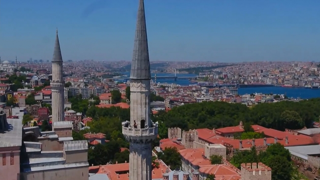 Ayasofya'nın minarelerinden 4 müezzin birlikte sela okudu