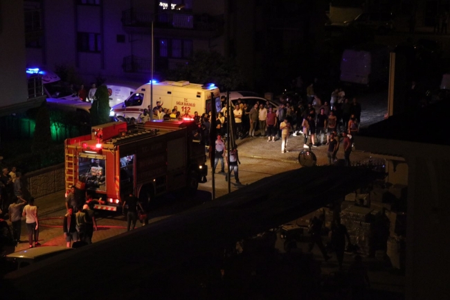 Aydın'da ecza deposunda yangın