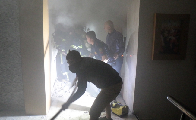 Aydın'da ecza deposunda yangın